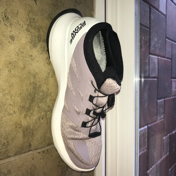 SOLD - Salomon Sense Flow GTX Trail Running Shoes - Picture 4 of 7